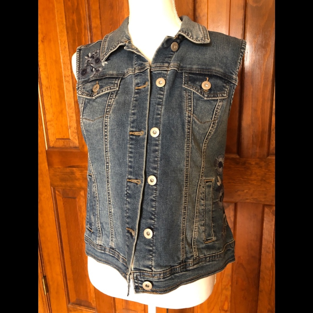Westport 1962 Women’s Blue Sleeveless Denim Vest